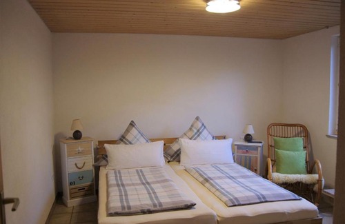 Eriskirch Apartment | Family-Friendly Ferienwohnung Tea with High Guest Ratings