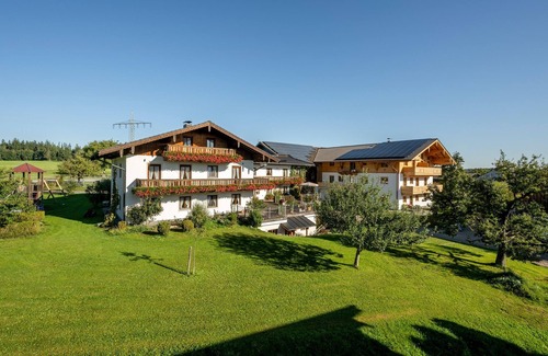 Hoslwang Apartment | Cozy Ferienwohnung "Tegernsee" with Family-Friendly Amenities