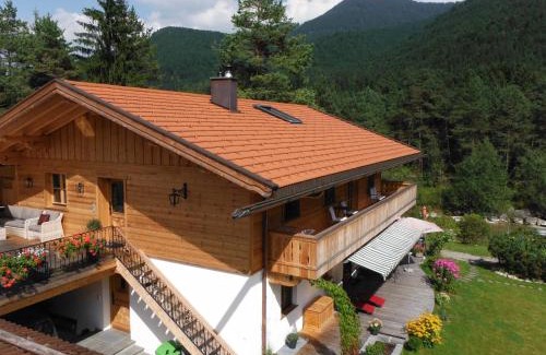 Kreuth Apartment | Relaxing Ferienwohnung Tegernsee in Kreuth-Grüneck