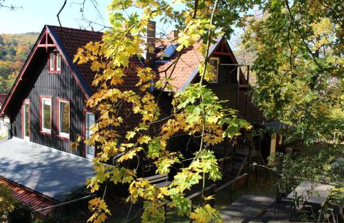 Blankenburg Apartment | Explore Ferienwohnung Teufelsmauer "Waldhaus" - Review Score 9/10