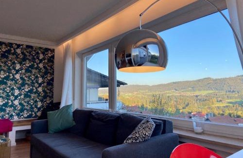 Sigmarszell Apartment | Pet-Friendly Ferienwohnung Traumblick with High Guest Ratings