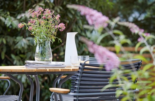 Wahlwies Condo | Discover a Serene Retreat Amidst Fruit Orchards