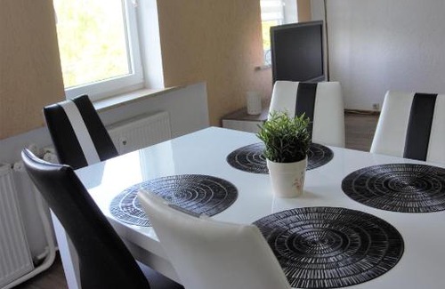 Ilmenau Apartment | Exceptional Ferienwohnung TrautesHeim with Free Parking
