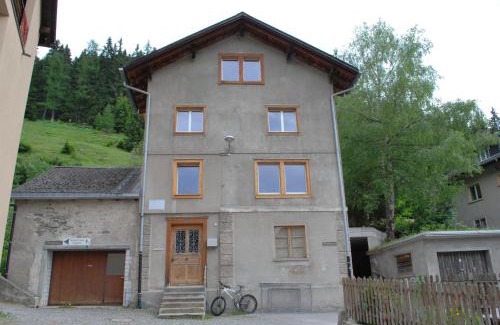Andermatt Apartment | Elegant Ferienwohnung Troegligasse - Rated 8.9/10 by Guests