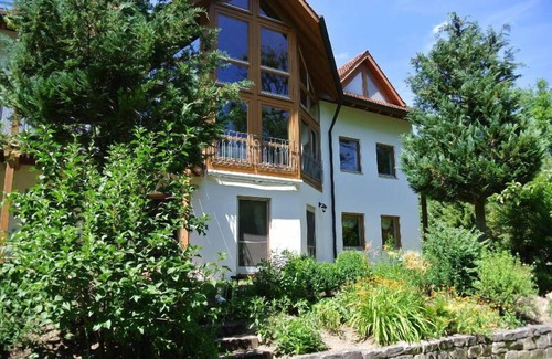 Hayingen Apartment | Cozy Ferienwohnung Typ A with Ocean View & Breakfast Included