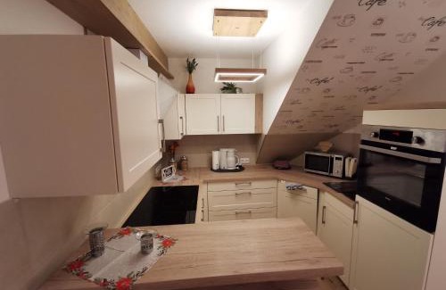 Gottesgrun Apartment | Pet-Friendly Pension Gürtler with Oceanfront Pool & Dining