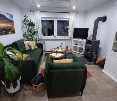 Hinterweidenthal Apartment | Exceptional Ferienwohnung Unterm Rappenfels with Ocean Views