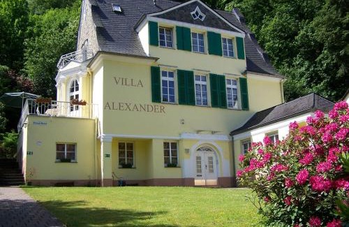 Bad Ems Villa | Relaxing Villa Alexander: 4-Star Oceanfront Retreat