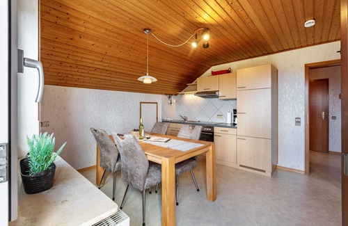 Bad Bellingen Apartment | Cozy Ferienwohnung Vogesenblick with Spa & Breakfast