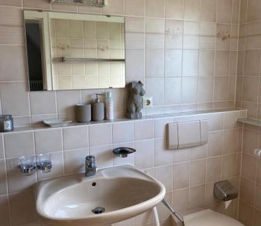 Britzingen Apartment | Pet-Friendly Ferienwohnung Vogesenblick with Ocean Views