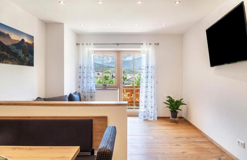Farchant Apartment | Child-Friendly Retreat at Ferienwohnung Vrenal - Rated 9.7/10