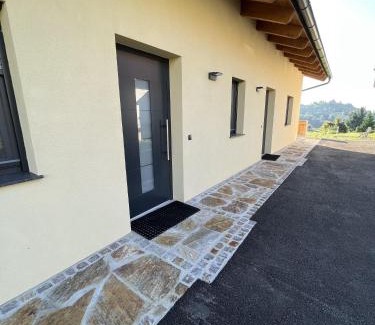Kitzeck im Sausal Apartment | Guest Rated 10/10: Ferienwohnung Weingut Koller with Ocean View