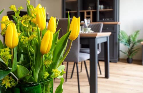 Wahlhausen Apartment | Pet-Friendly Ferienwohnung Walsetal with Exceptional Reviews