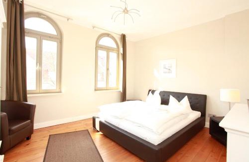 Warnemuende Apartment | Family-Friendly Ferienwohnung Warnemünde in City Villa L