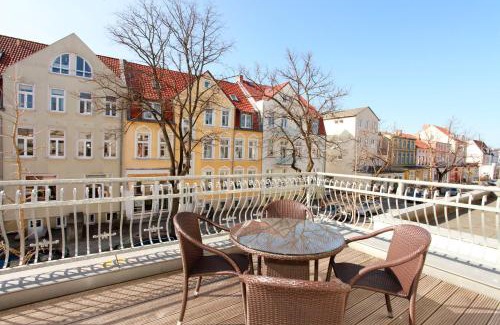 Warnemuende Apartment | Family-Friendly Ferienwohnung Warnemünde in City Villa L