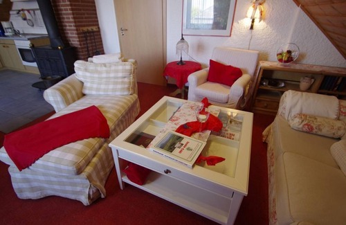Hofbieber Apartment | Discover Ferienwohnung Wasserkuppe with Hot Tub & Kitchen
