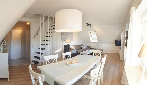 Bunsdorf Apartment | Family-Friendly Ferienwohnung Wasserspiel at Wittensee