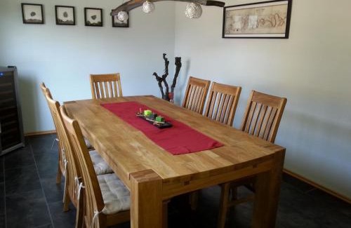 Zeltingen-Rachtig Apartment | Child-Friendly Retreat at Weingut Ackermann - Guest Rated 9/10