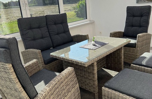 Barth House | Top-Rated Ferienwohnung Weidenblick with Ocean View Pool