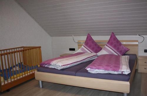 Seiferts Apartment | Child-Friendly Ferienwohnung Weipert with 9.4/10 Rating