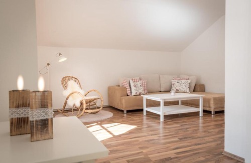 Lackenhof Apartment | Comfortable Ferienwohnung Weitental with Hot Tub & Kitchen