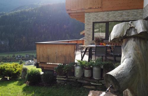 Finkenberg Apartment | Exceptional Family-Friendly Retreat at Ferienwohnung Widkal