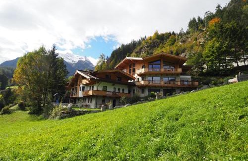 Finkenberg Apartment | Exceptional Family-Friendly Retreat at Ferienwohnung Widkal