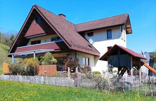 Oberharmersbach Apartment | Family-Friendly Ferienwohnung Wiesenblick with 9.4 Rating