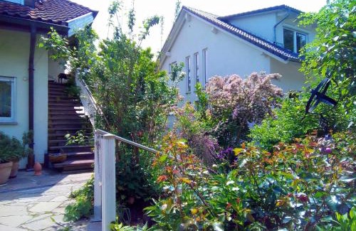 Weststadt Apartment | Pet-Friendly Retreat: Ferienwohnung Wiedmann Awaits You
