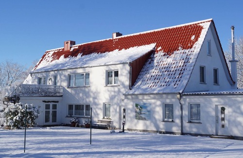 Bergen auf Ruegen Apartment | Discover Wiesenblick: Central Rügen Retreat with Ocean View