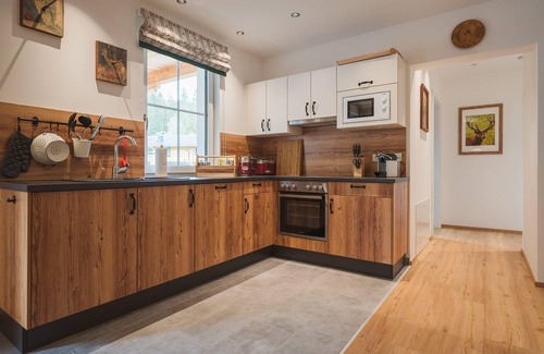 Bad Goisern Apartment | Relaxing Retreat at Ferienwohnung Wilderer - Villa Salzweg