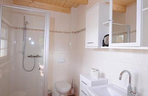 Badbergen Apartment | Pet-Friendly Ferienwohnung Wildrose with Top Guest Ratings