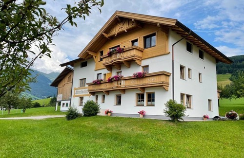 Außerweerberg Apartment | Family-Friendly Stay at Ferienwohnung Wildschütz - Schneiderhof