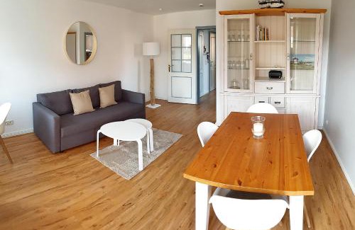 Wittduen Apartment | Windstille: Family-Friendly Retreat with 9/10 Guest Reviews