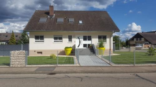Rheinhausen Apartment | Family-Friendly Ferienwohnung Witt with High Guest Rating