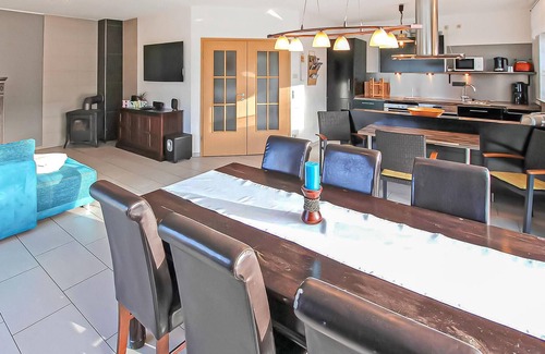 Helpt Apartment | Pet-Friendly 2 Bedroom Stay in Woldegk with Spa Access