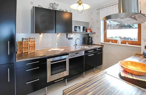 Helpt Apartment | Pet-Friendly 2 Bedroom Stay in Woldegk with Spa Access