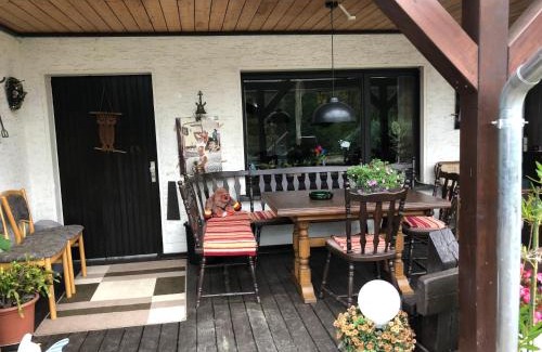 Reichshof Apartment | Cozy Ferienwohnung Wolf: Pet Friendly & Child-Friendly Stay