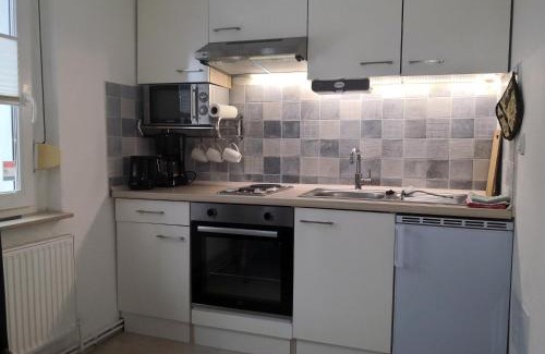 Klein Ziethen Apartment | Cozy Ferienwohnung Wroblewsky: Pet Friendly & Family Fun