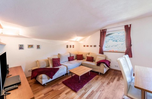 Jochberg Apartment | Welcoming Ferienwohnung Wurzhöhe with Hot Tub & Pet-Friendly