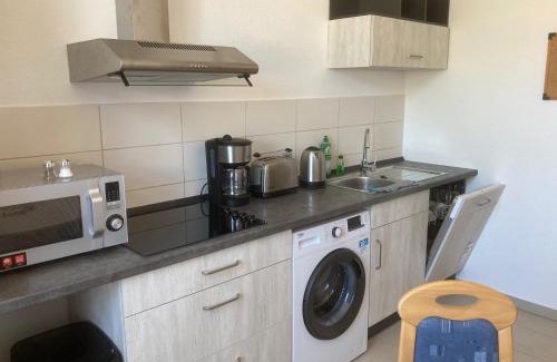Zeitz Apartment | Family-Friendly Ferienwohnung Zeitz: Appartment Moritzburg