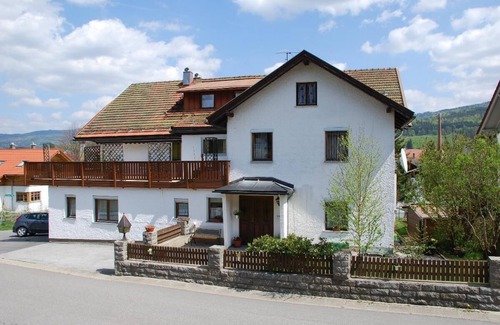 Frauenau Apartment | Ideal Family Apartment with Free Wi-Fi in Central Location