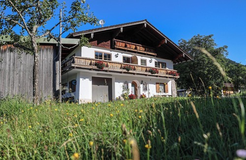 Oberau Apartment | Cozy Ferienwohnung Zinken with Balcony for 2 Guests