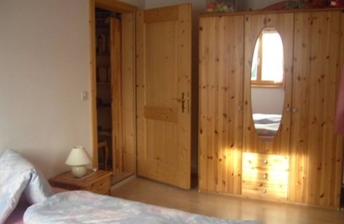 Acletta Apartment | Relaxing Lake View Getaway at Ferienwohnung Zita Kohler-Flepp