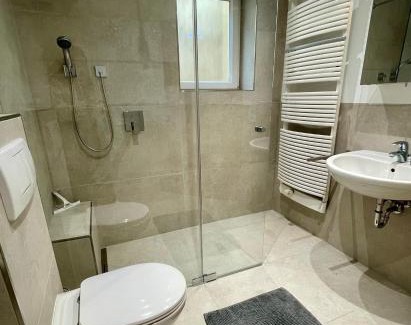 Donnersdorf Apartment | Discover Ferienwohnung Zu den Weinbergen: 9/10 Guest Rated