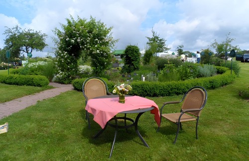 Simmersfeld Apartment | Modern Ferienwohnung zum Freitagsbächle for Family Getaways