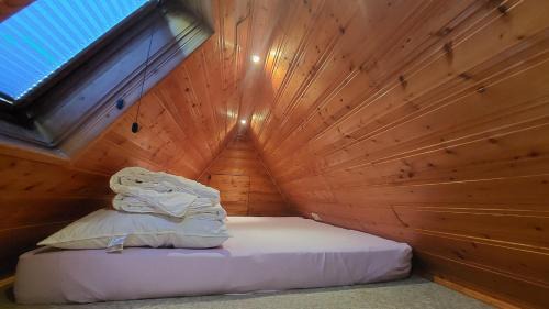 Friedersdorf Apartment | Family-Friendly Getaway at Ferienwohnung zum Holzwurm