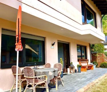 Bremm Apartment | Exceptional Ferienwohnung Zum König with Breakfast & Kitchen