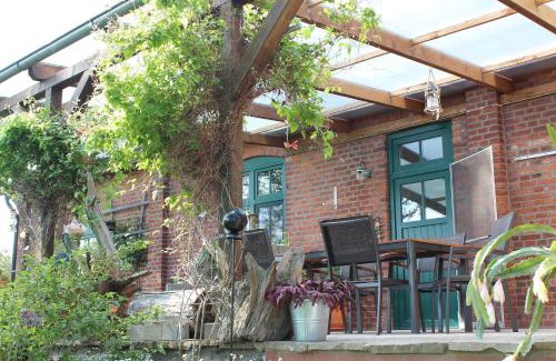 Groß Wokern Apartment | Discover Serenity at Ferienwohnung "Zum süßen Grund"