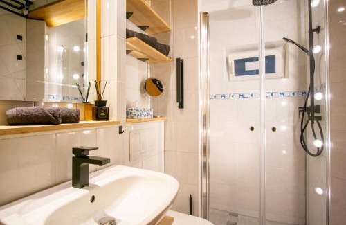 Ilmenau Apartment | Relaxing Retreat at Ferienwohnung Zum Sperberring with Netflix